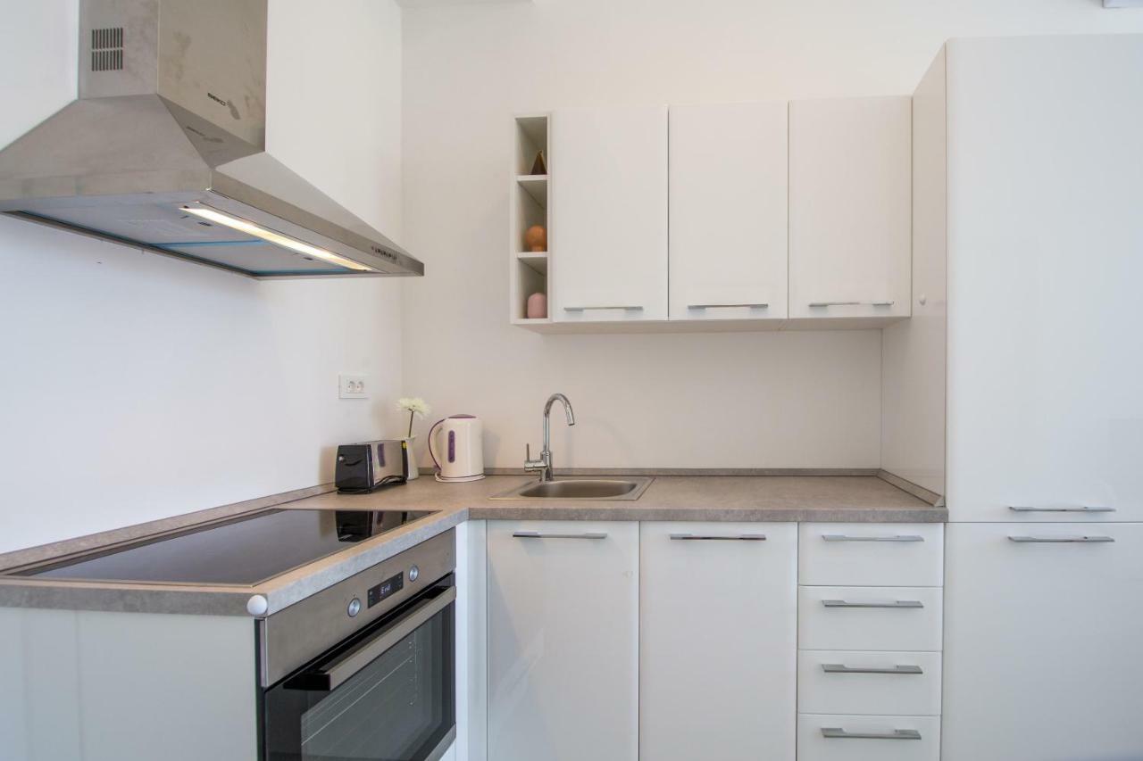 Apart Sky Residence With Sea View In Delmar Budva Bagian luar foto